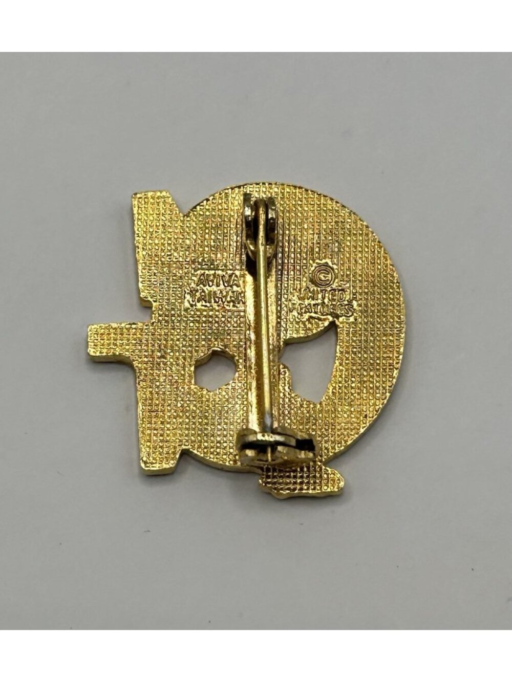 Vintage Snoopy Pin by Aviva Initial "G" Red Color Enameled Charlie Brown Dog Fun - Picture 11 of 13